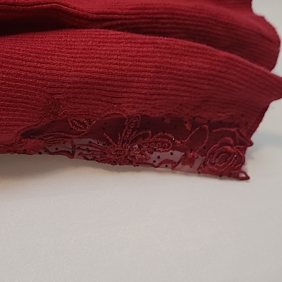 oliver.o Red Knit Top - Picture 4 of 9